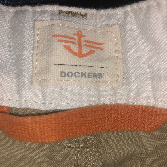 Men’s Dockers Beige Shorts - Picture 3 of 4